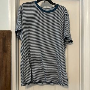 Vineyard Vines Striped Tshirt